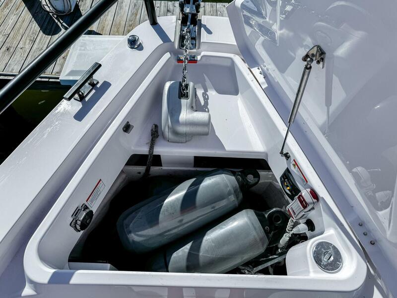 Axopar 37 Cross Cabin