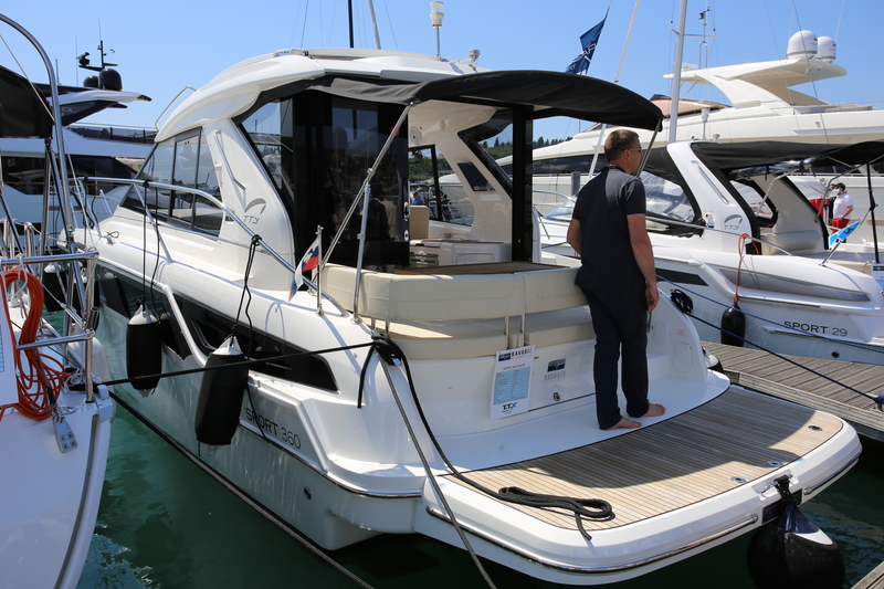 Bavaria Sport 360 Internautica International Boat Show 2016