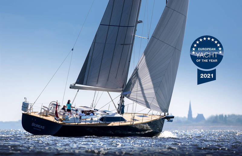 Sailing Contest 55CS wins European Yacht of the Year 2021 - Luxury Cruiser